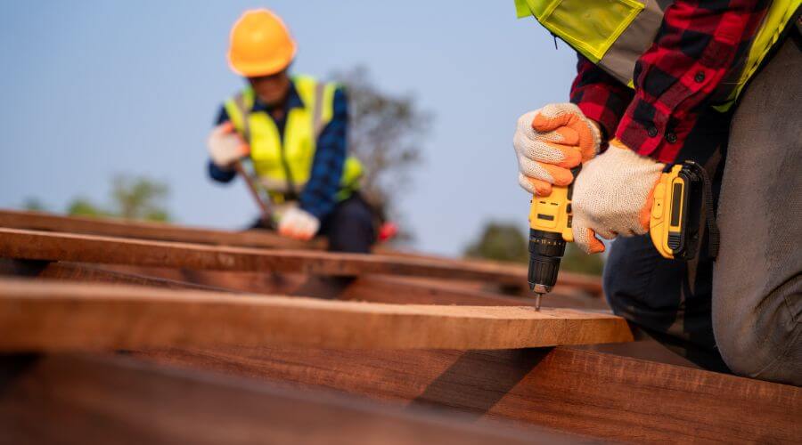 Professional gutter cleaning in Dennis, KS